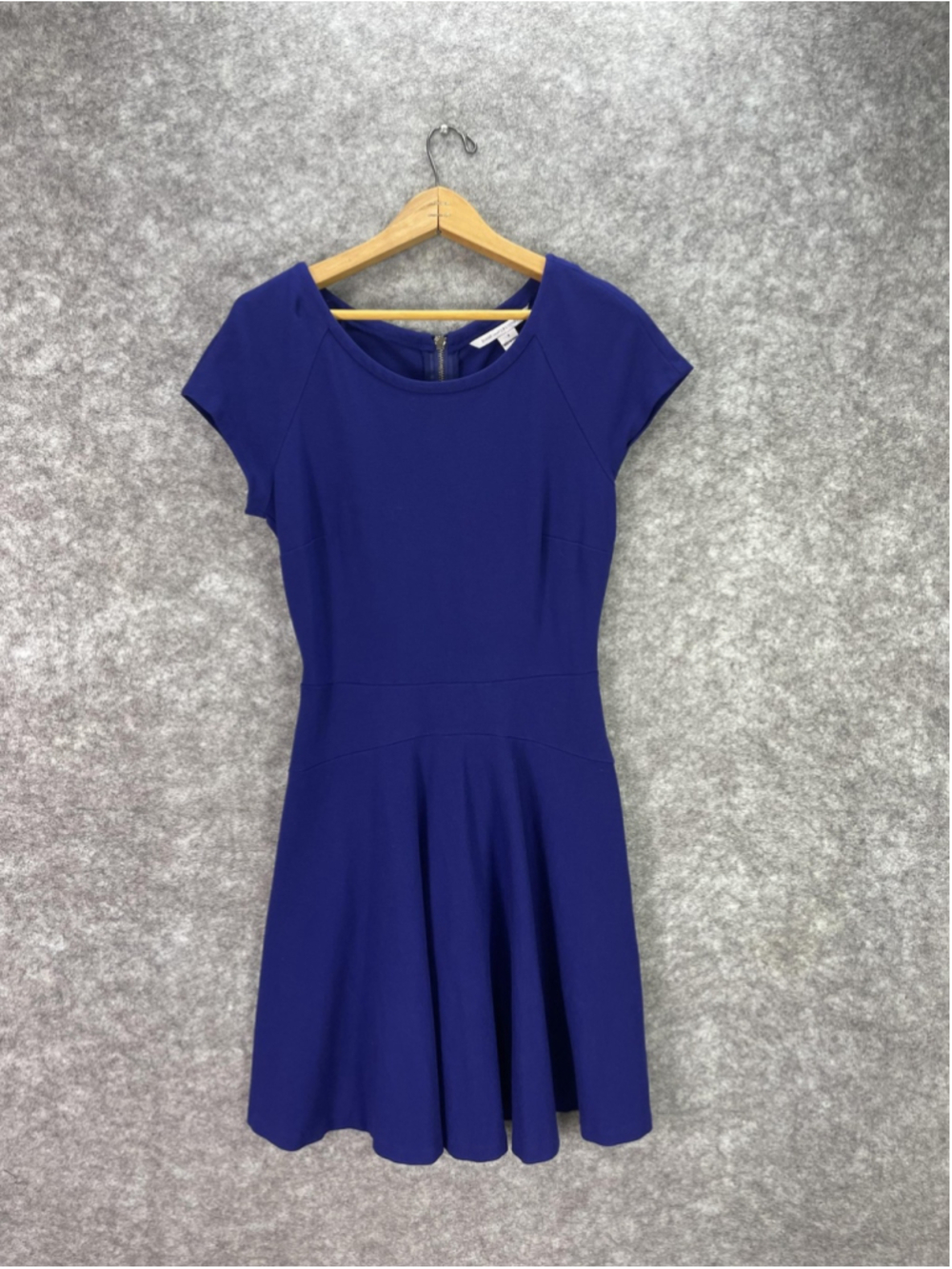 Diane Von Furstenberg Dress Womens 8 Blue Short Sleeve Fit Flare Zip Back Knit